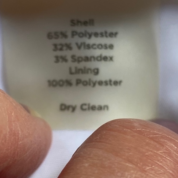 Woman’s Talbots 12 Petite White lined Summer Crop Capris EXC - Picture 4 of 7